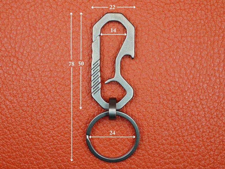 Карабин - открывашка с соединительным кольцом из титана (заводное кольцо из нержавеющей стали) VipXHoReCa, арт. VH12085