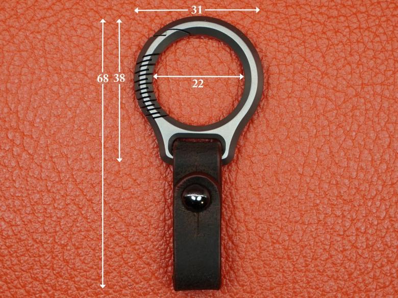 Карабин титановый c кожаным ремешком VipXHoReCa, арт. VH12069