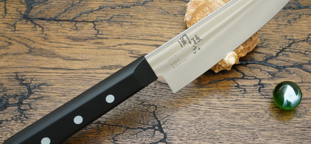 Кухонный нож KAI, серия Wakatake, Santoku 145мм, арт. AB-5421