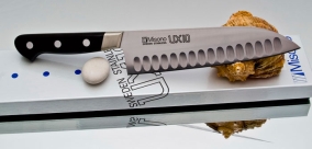 Кухонный нож Misono, серия  UX10 Stee с проточкой, Santoku 180мм, арт. UXP751 - Магазин Японских кухонных туристических ножей VIP-HoReCa