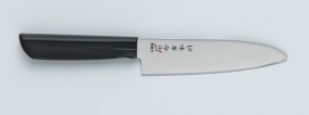 Кухонный нож Kanetsugu, серия EXCEL, Santoku 135мм (Serrated, пластиковая рукоять), арт. 1015 - Магазин Японских кухонных туристических ножей VIP-HoReCa