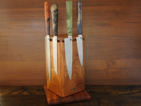 Настольный поворотный магнитный держатель для ножей MDG (Сапеле (красное дерево)), арт. Kd-1 - Магазин Японских кухонных туристических ножей VIP-HoReCa