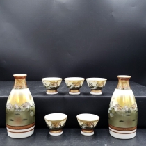 Винтажный набор посуды для саке Kutani 九谷焼 (2 кувшина, 5 чашек. Япония 1990-2010гг.), арт. 80s278 - Магазин Японских кухонных туристических ножей VIP-HoReCa