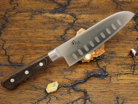 Кухонный нож KAI, серия Benifuji, Santoku 165мм с проточкой, арт. AB-5438 - Магазин Японских кухонных туристических ножей VIP-HoReCa