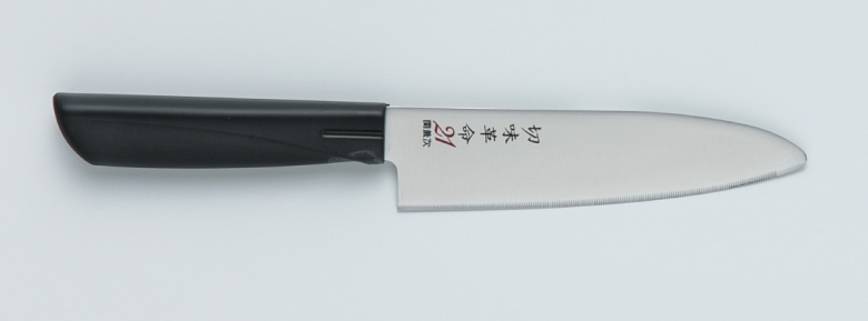 Кухонный нож Kanetsugu, серия EXCEL, Santoku 135мм (Serrated, пластиковая рукоять), арт. 1015