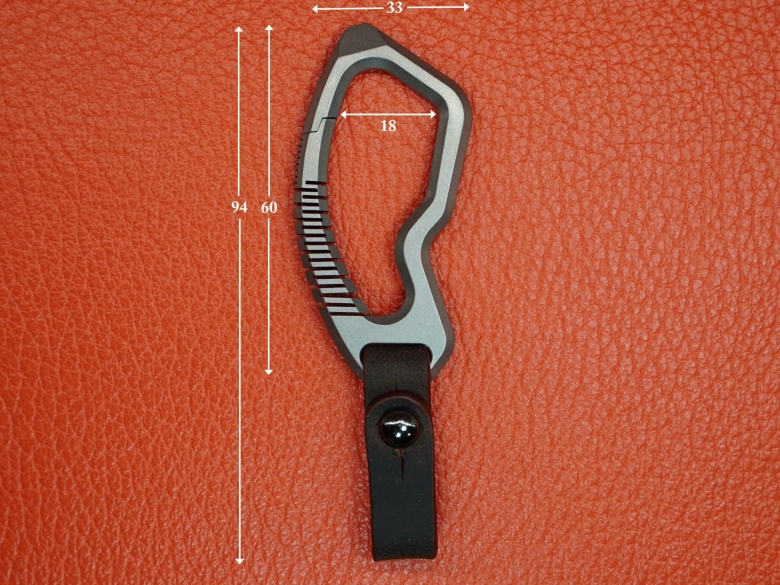 Карабин титановый c кожаным ремешком VipXHoReCa, арт. VH12067